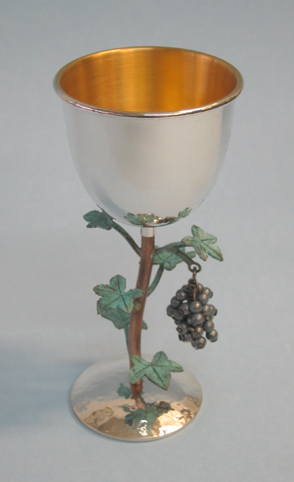 Vine wine goblet
